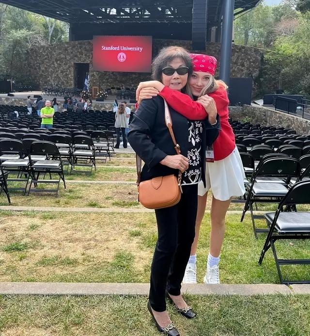 谷爱凌综艺首秀（谷爱凌参加开学典礼）(2)