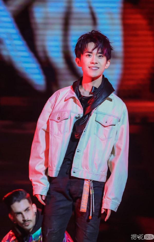 易烊千玺生日什么时候(易烊千玺的生日在什么时候) 易烊千玺 生日 第16张