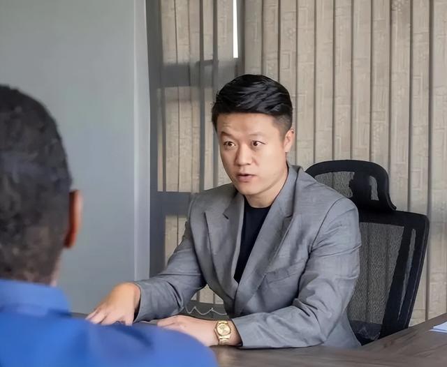 非洲十年的王垚老婆是谁(王垚36岁辞去副处级)(9)