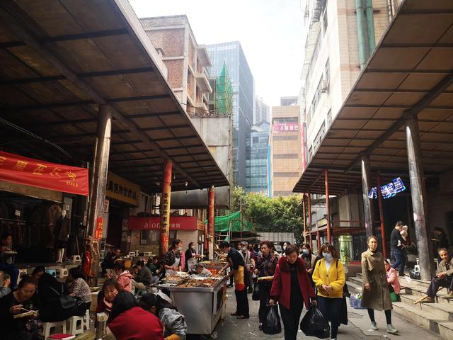 重庆高档女装批发市场(重庆朝天门批发市场)(2)