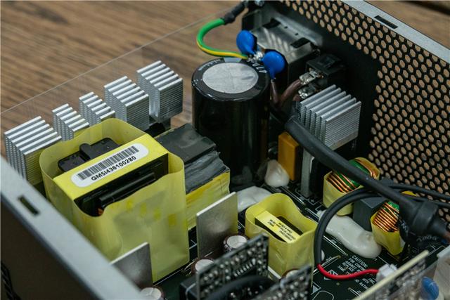 酷冷至尊电源v550怎么样 入门级金牌全模组(9)