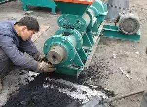 秸秆煤是骗局吗（这里把秸秆变成煤炭）(1)