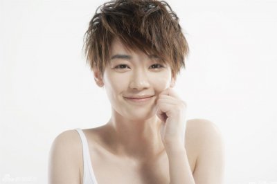 ​刘雅瑟猥琐男演员是谁 刘雅瑟改名字是蕾丝吗