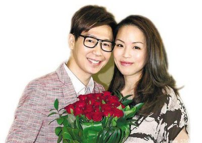 ​品冠的老婆是谁 与妻子聚会认识如今儿女双全