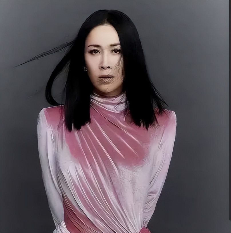 “歌坛天后”那英出道34年,到底结了多少恩怨?