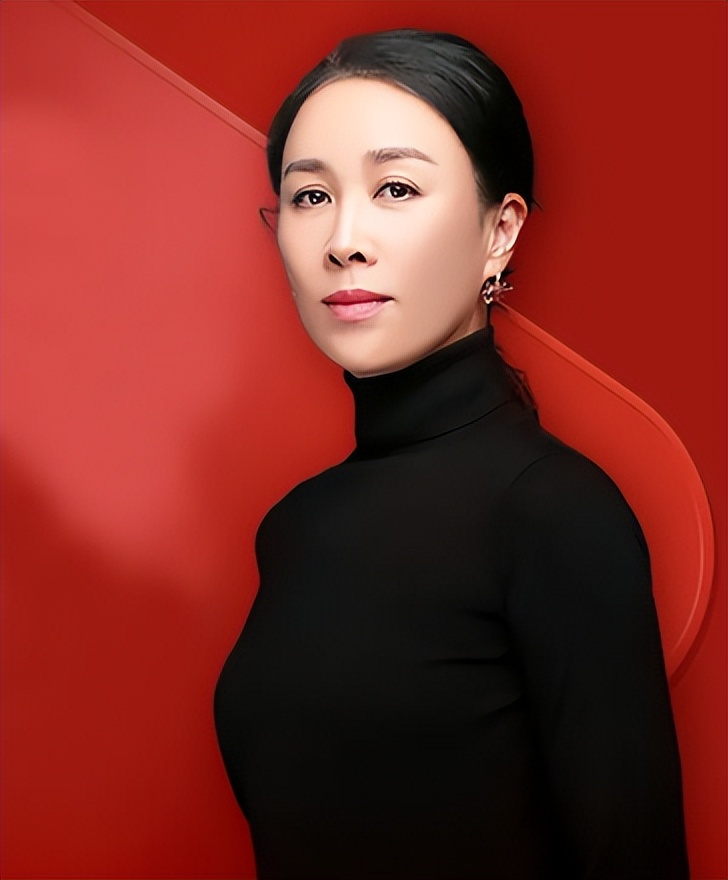 “歌坛天后”那英出道34年,到底结了多少恩怨?