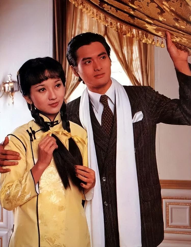 赵雅芝简历个人资料简介：2段婚姻，3儿子都是学霸，她69岁比45岁儿子还年轻