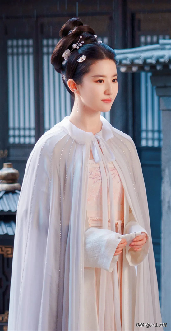 刘亦菲简介个人资料（刘亦菲：从“神仙姐姐”到“花木兰”，她到底经历了什么？）