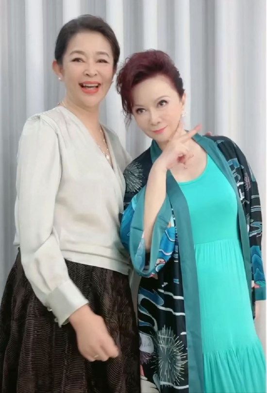 蔡明：年轻时丈夫包容我，人到中年时儿子宠我