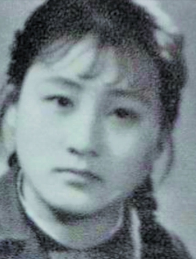 张凯丽个人资料简介及新闻（张凯丽：34岁嫁给作家，和丈夫相爱26年，却从不让女儿喊她妈妈）