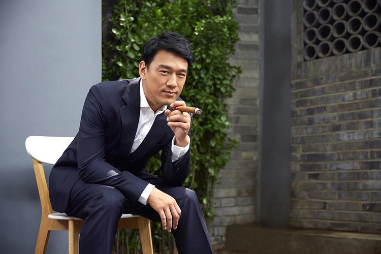 王耀庆个人资料简介 霸道总裁专业户，从小立志当奸商，却成了剧中最有钱的人