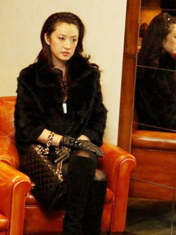 王志文个人资料：奉子成婚不离婚，婚姻在床头的苹果篮子里