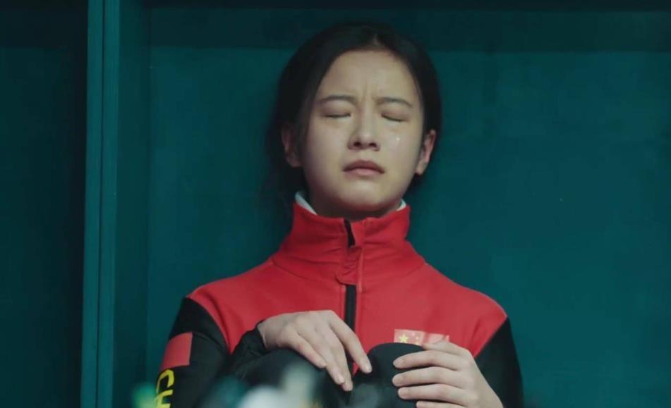 李庚希的个人资料（李庚希：背景强大素质太低，靠徐静蕾走红，却扔烟头人设崩塌）
