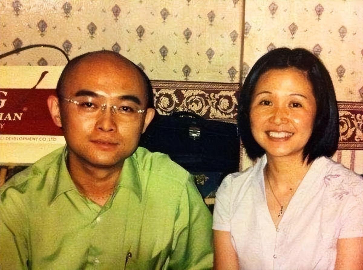 孟非个人资料（主持人孟非：与初恋走进婚姻，共育一女，结婚多年始终幸福依旧）