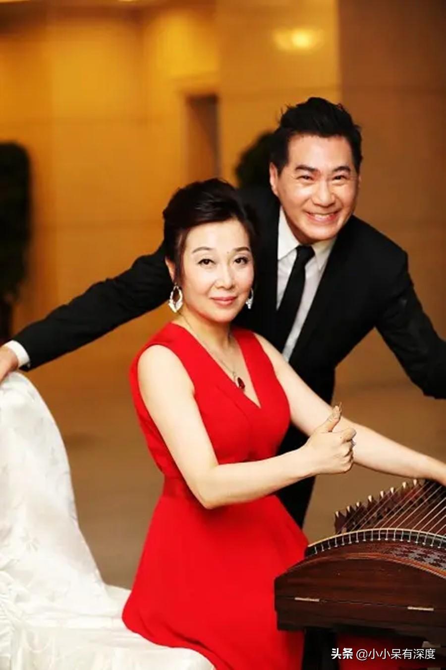 文章个人资料简历（文章，一个被淡忘的老歌手，他与费翔演唱的故乡的云，哪个更好？）