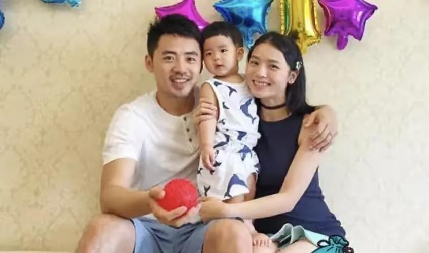 快乐女声季军黄英个人资料，虽未大红大紫，却成为最幸福的女孩