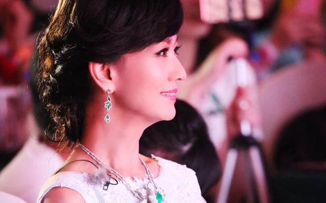 15位tvb花旦颜值对比(70年代香港娱乐圈公认的TVB四大花旦)(2)