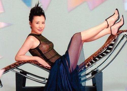 15位tvb花旦颜值对比(70年代香港娱乐圈公认的TVB四大花旦)(4)