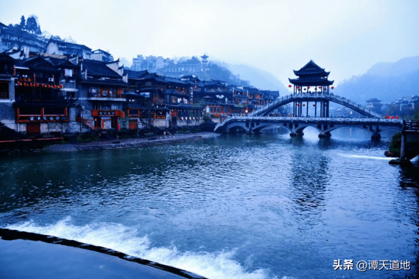 凤凰县属于哪个市(湖南凤凰县属于哪个市)