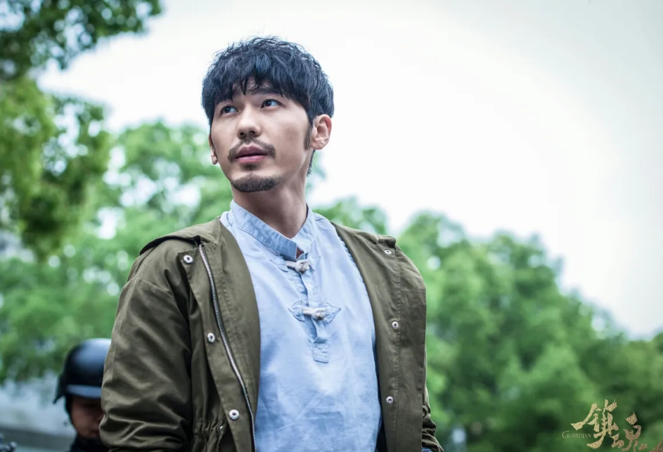 家世惊人、感情专一的演员白宇，龙套多年终成“剧抛脸”