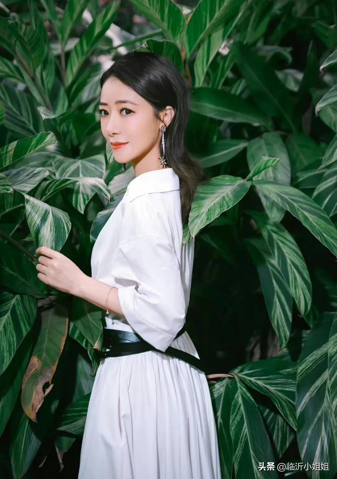 陈紫函资料，优雅美艳的知性美女，性感撩人的身姿，魅力四射