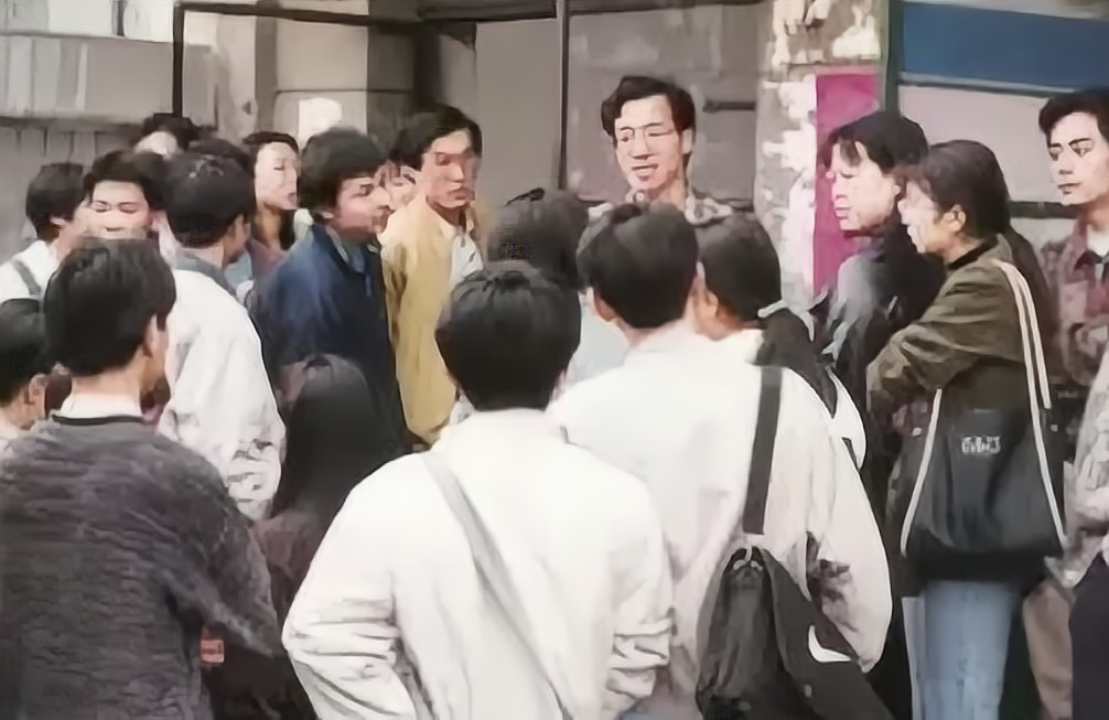 俞敏洪：父母口中的不孝子，转型“新东方”，“开直播”再次翻身