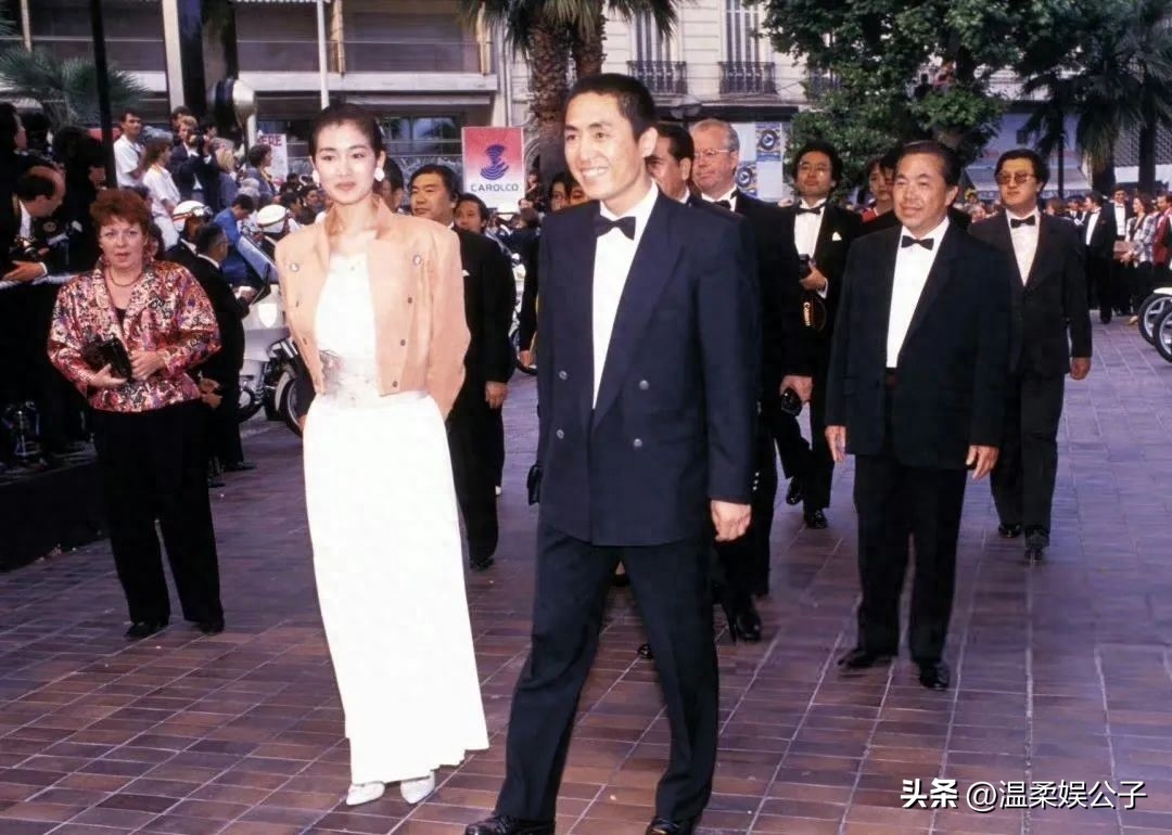 为何说章子怡不是巩俐第二?看完两人的合影我懂了