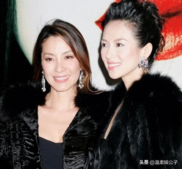 为何说章子怡不是巩俐第二?看完两人的合影我懂了