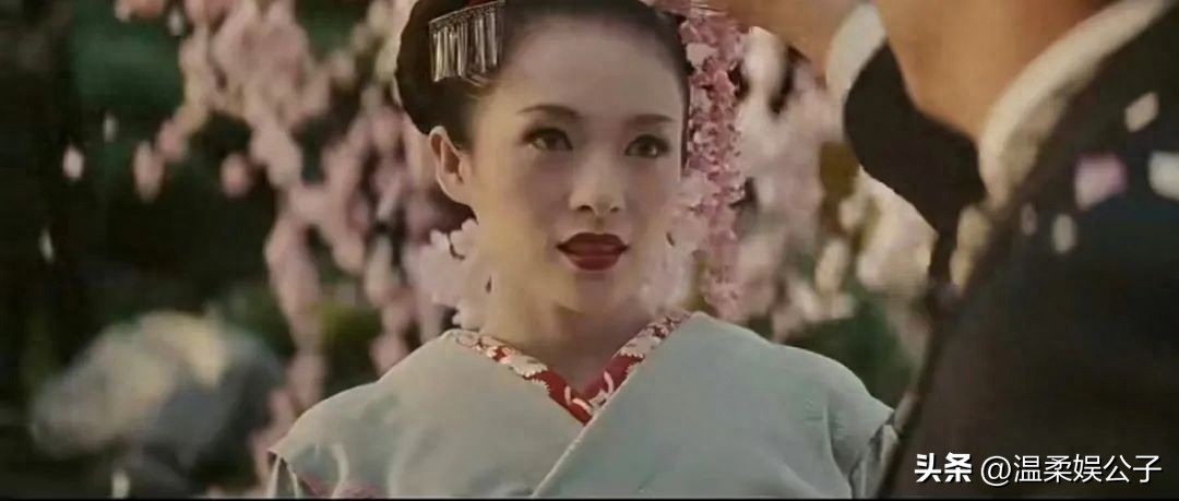 为何说章子怡不是巩俐第二?看完两人的合影我懂了