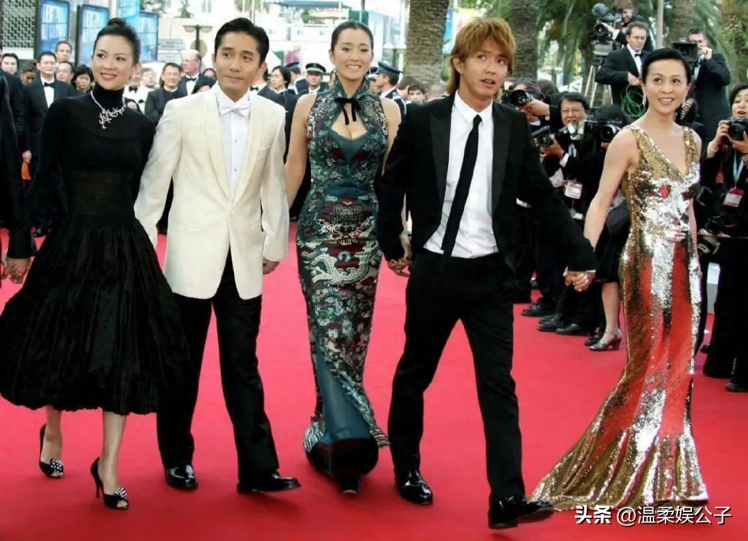 为何说章子怡不是巩俐第二?看完两人的合影我懂了