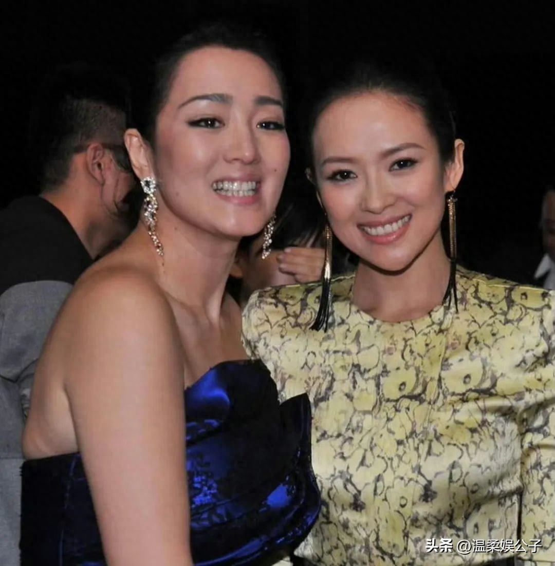 为何说章子怡不是巩俐第二?看完两人的合影我懂了