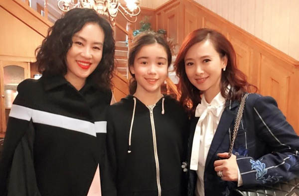 邬君梅结过几次婚老公是谁 邬君梅家世背景