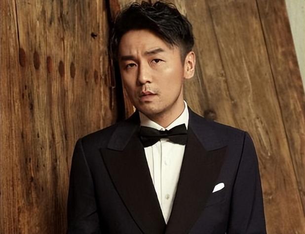 雷佳音从学渣到成为胡歌师弟,从配角到视帝,如今实力被官媒夸了