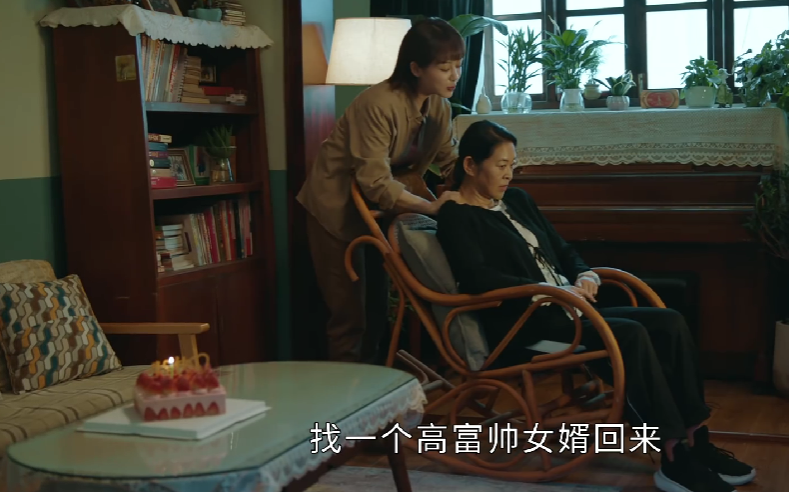 9岁的杨紫彻底甩开小雪的标签,从眼神到台词,细节里全是蜕变"