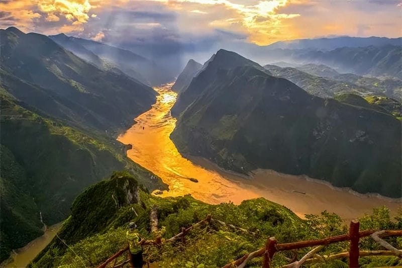 长江三峡 旅游（长江三峡旅游景点及特点介绍）