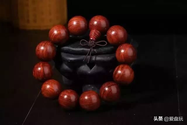 檀香木工艺品分类有哪些_木串是什么材质怎么区分