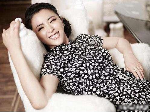 黄小蕾闪婚细节（傻姑黄小蕾5岁成单亲）(1)