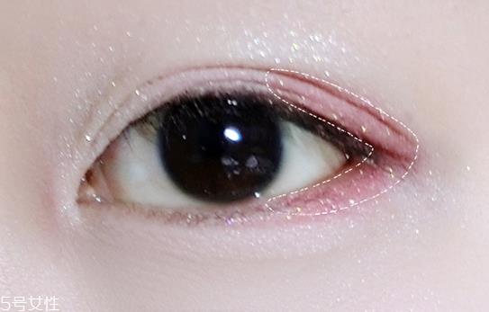 桃花妆的具体画法步骤 新年脱单桃花妆画法