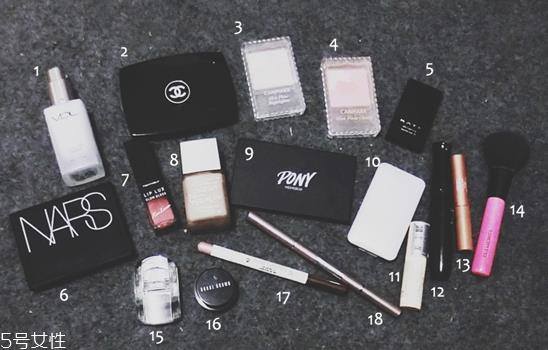 桃花妆的具体画法步骤 新年脱单桃花妆画法