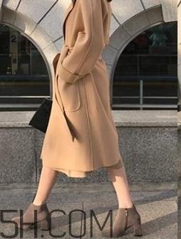 焦糖色风衣搭配什么鞋子？焦糖色风衣搭配什么袜子