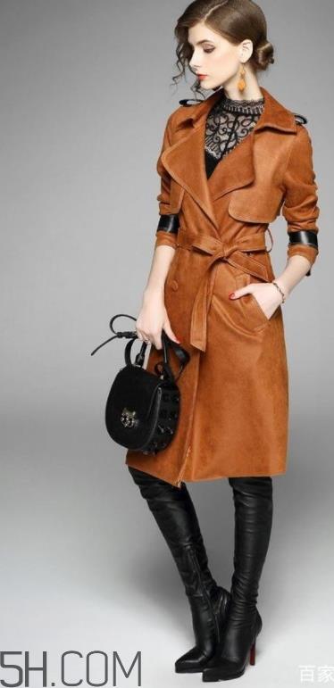 焦糖色风衣搭配什么鞋子？焦糖色风衣搭配什么袜子