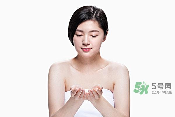 干性皮肤怎么保湿 干性皮肤怎样补水保湿