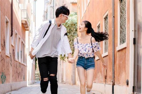 女生问你喜欢我哪一点怎么回答 女生问喜欢我哪里怎么回答 女生问你喜欢我哪一点怎么回答 女生问喜欢我哪里怎么回答