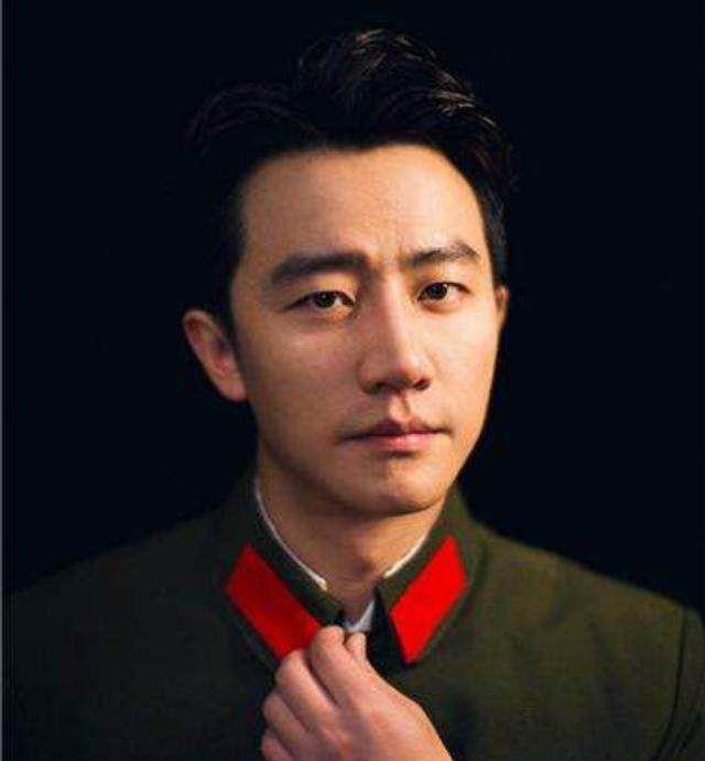 《芳华》为何选黄轩当男主,冯小刚说出真相,怪不得不用小鲜肉!