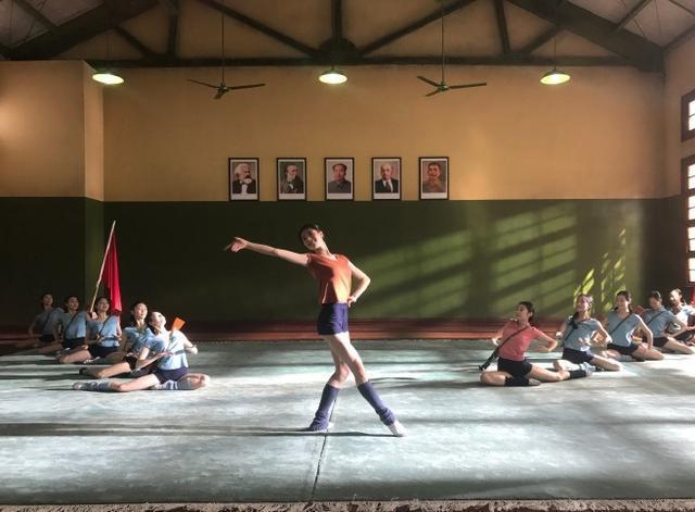 《芳华》破10亿,钟楚曦晒泳装照,这长腿可以 媲美超模雎晓雯了