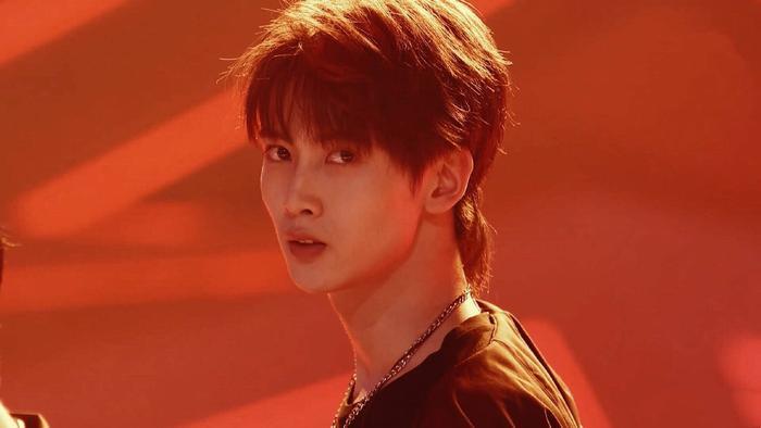 《青春有你》合作舞台蔡依林嘉羿互动惊艳全场,李荣浩衣服成亮点