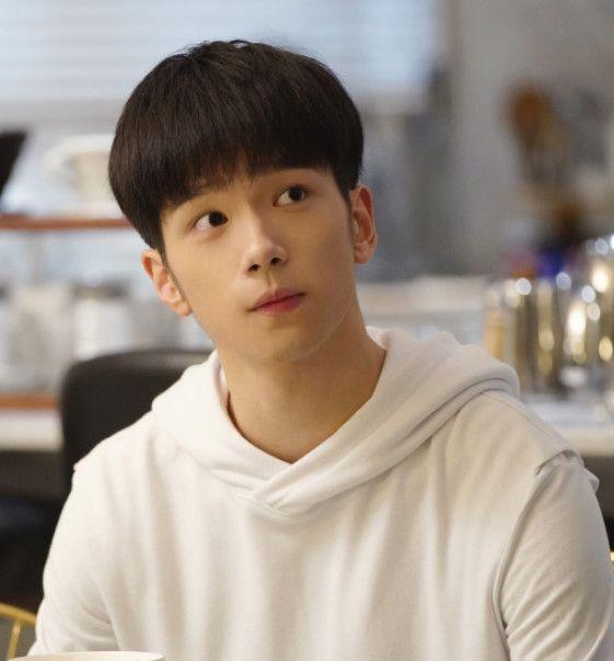 《亲爱的》真实年龄：李现28岁，胡一天26岁，他居然只有21