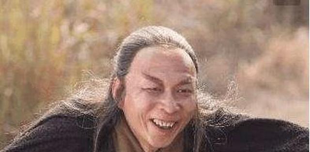 《倚天屠龙记》中明教为何那么器重杨逍,杨逍和杨过什么关系?