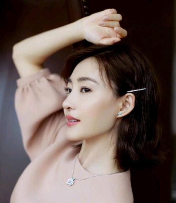 林更新和王丽坤确实情断，女方被爆和富豪男友领证结婚