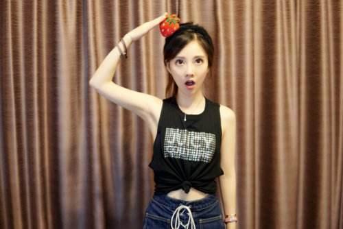 王思聪深夜发文直指冯提莫差劲!难道提莫也被思聪收了?